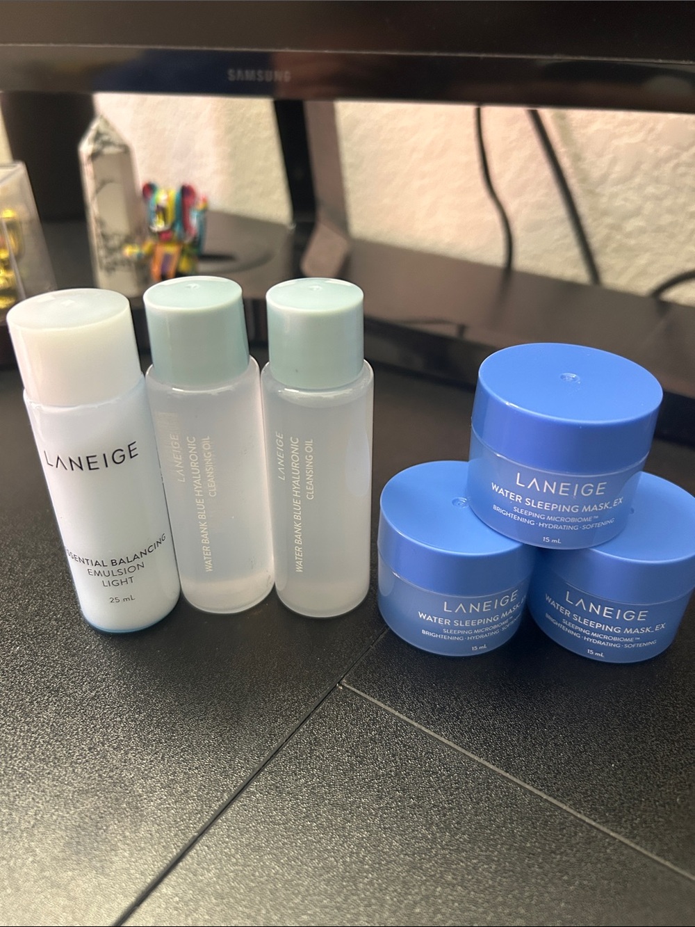 LANEIGE Blue Mini Water Sleeping Masks, cleansing oil & essential balance - Picture 2 of 2